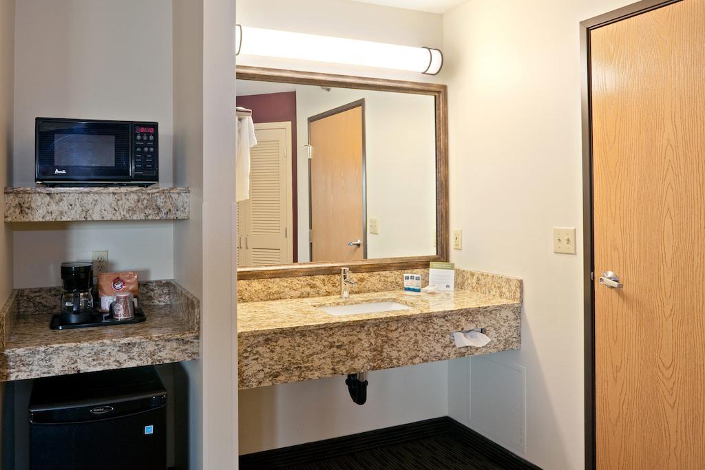 Americinn By Wyndham Chanhassen Eksteriør billede