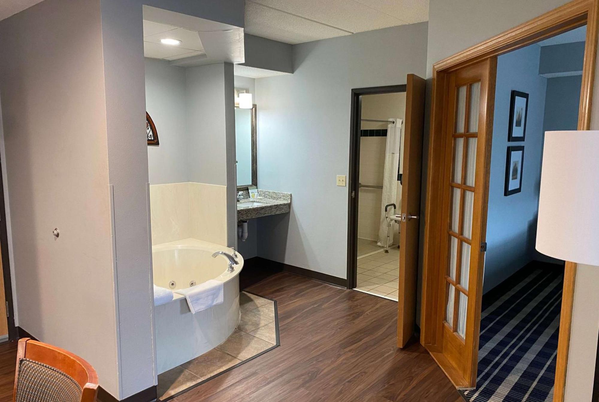 Americinn By Wyndham Chanhassen Eksteriør billede