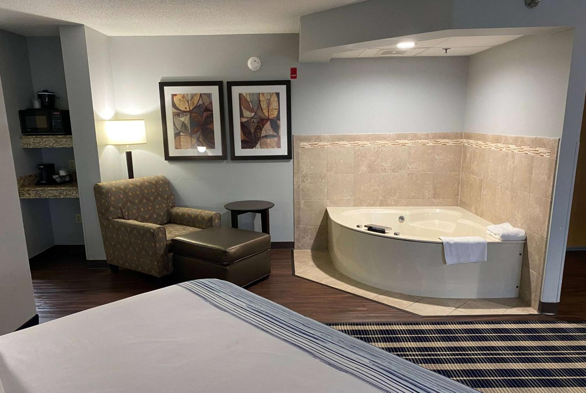 Americinn By Wyndham Chanhassen Eksteriør billede